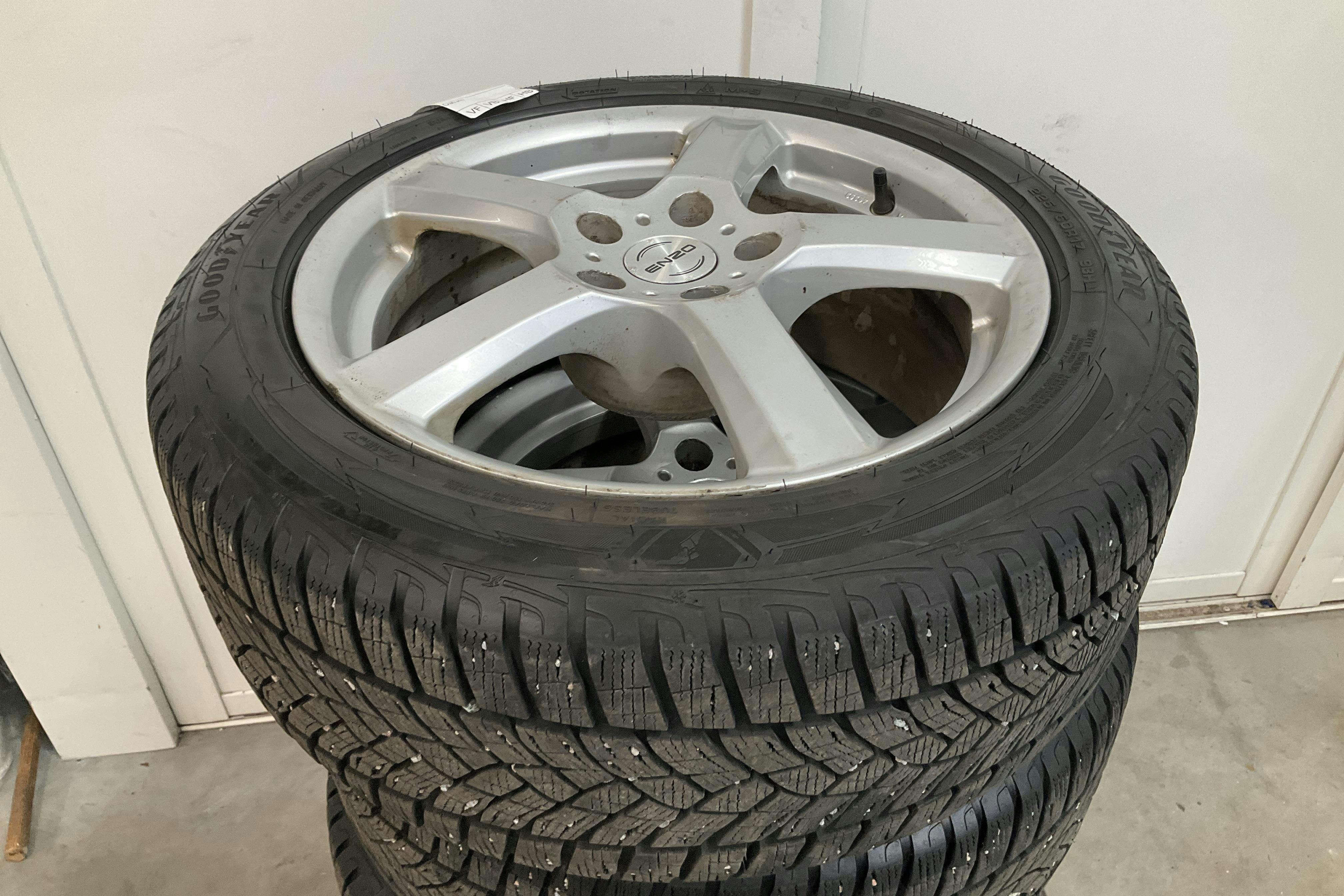 Vehicle Image 15