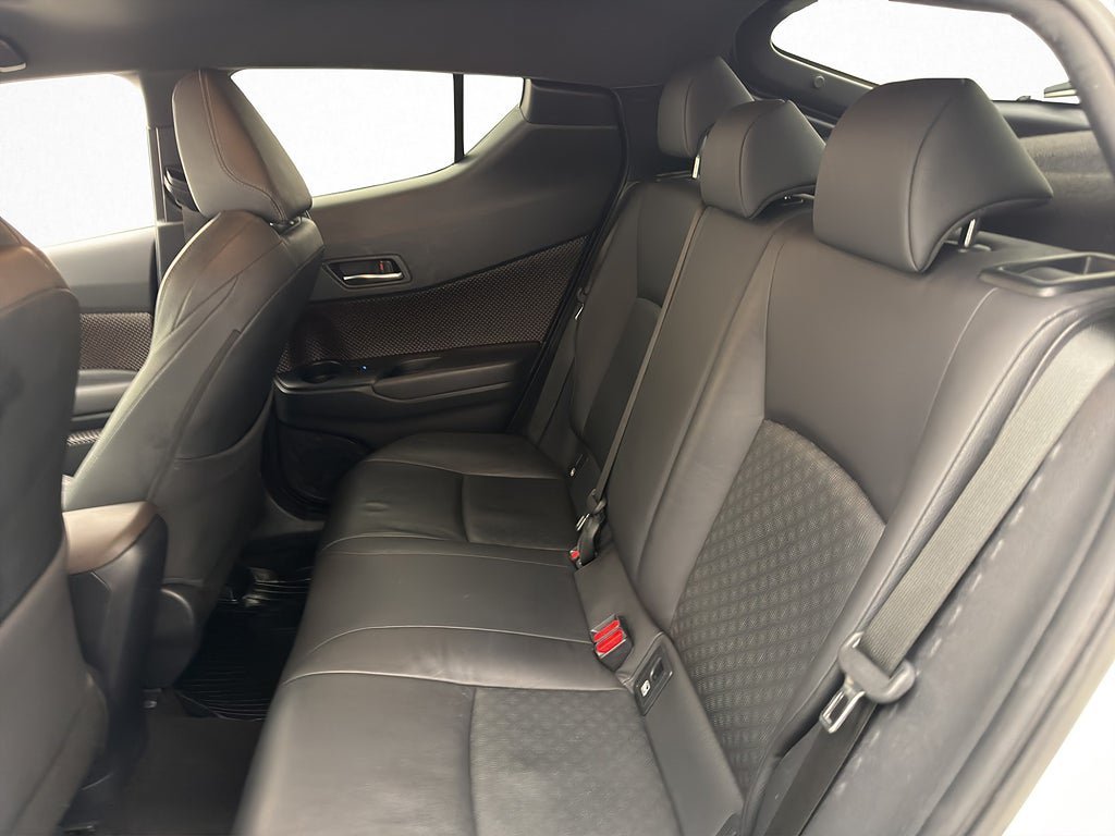 Vehicle Image 24