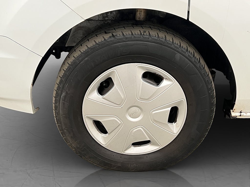 Vehicle Image 25