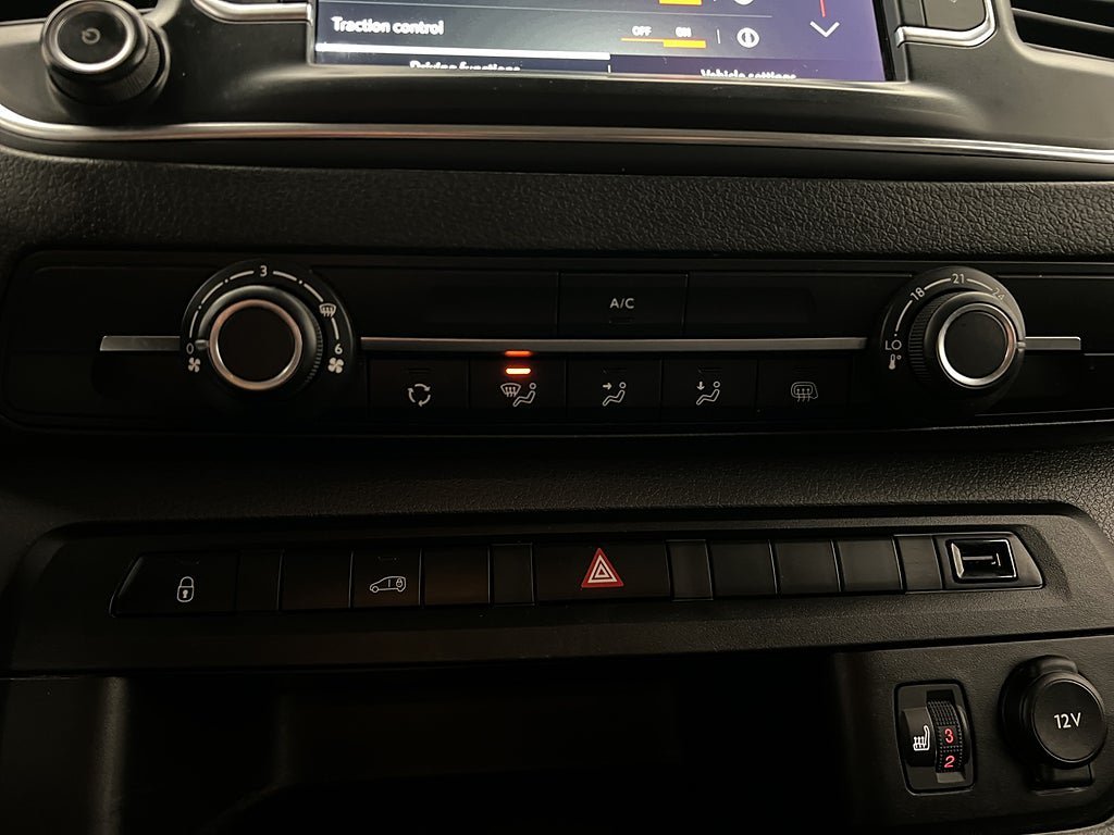 Vehicle Image 28