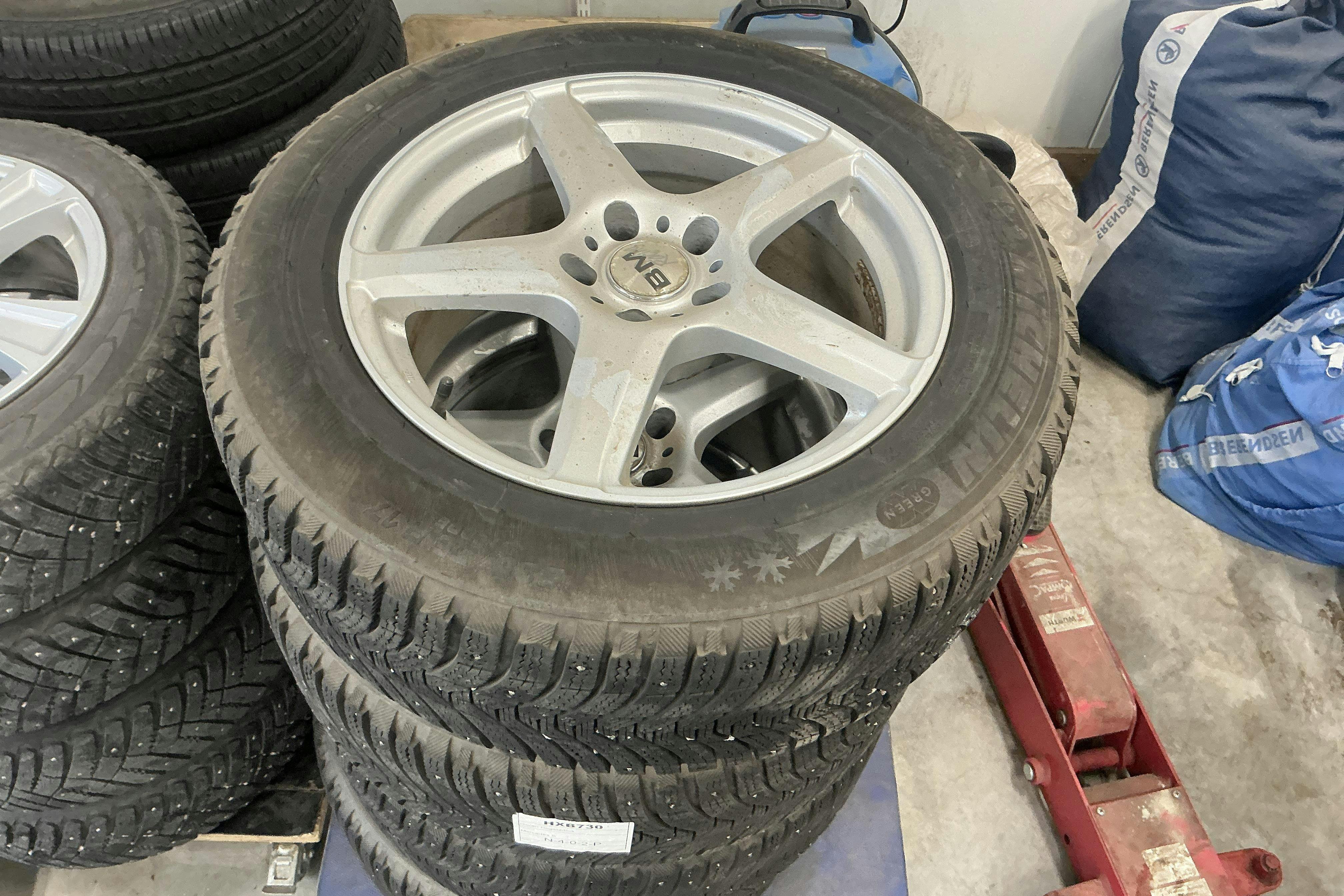 Vehicle Image 22