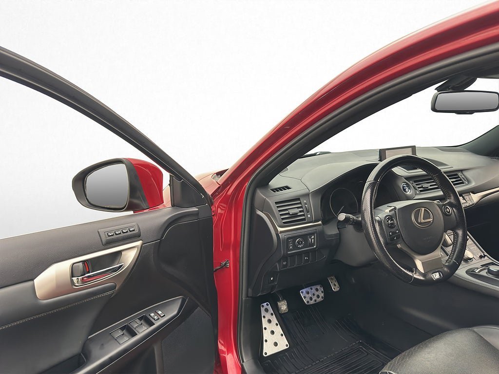 Vehicle Image 9
