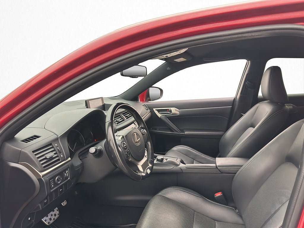 Vehicle Image 10