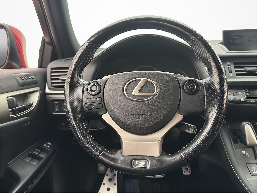 Vehicle Image 13