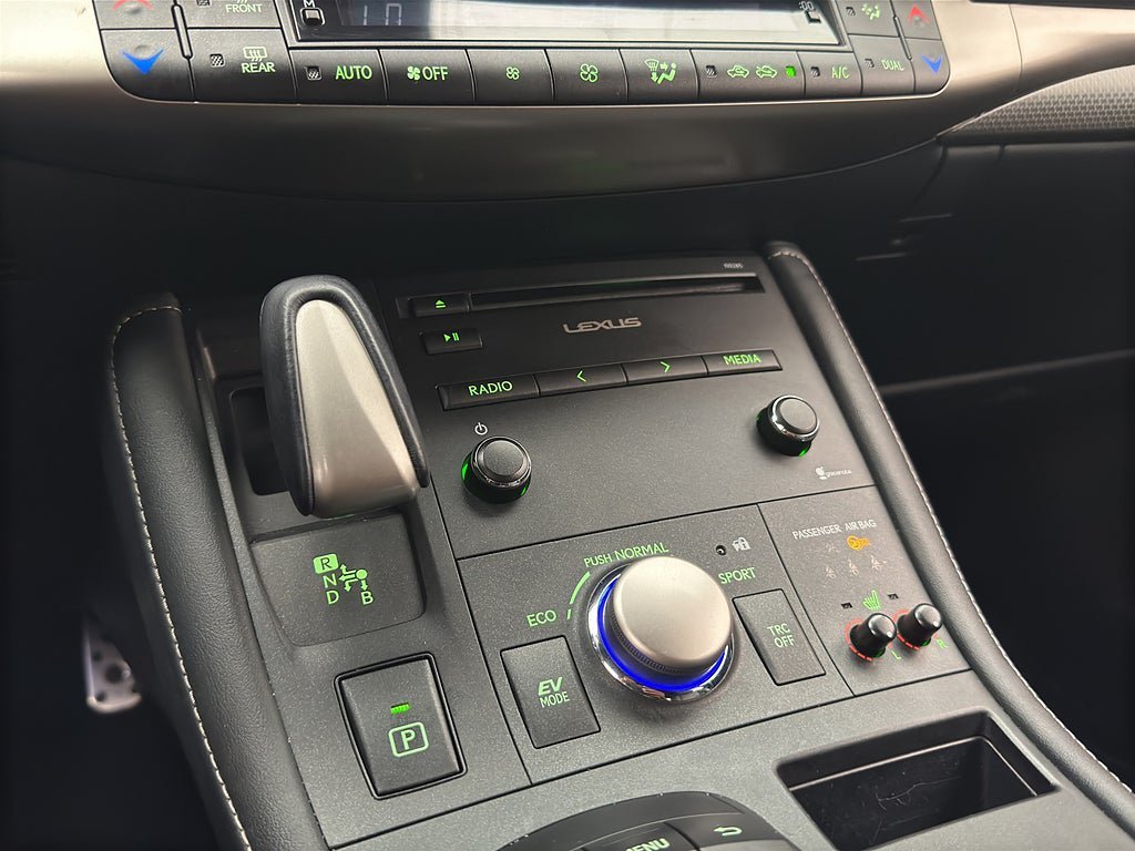 Vehicle Image 22
