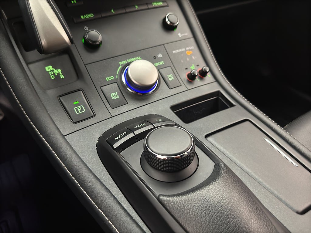 Vehicle Image 23