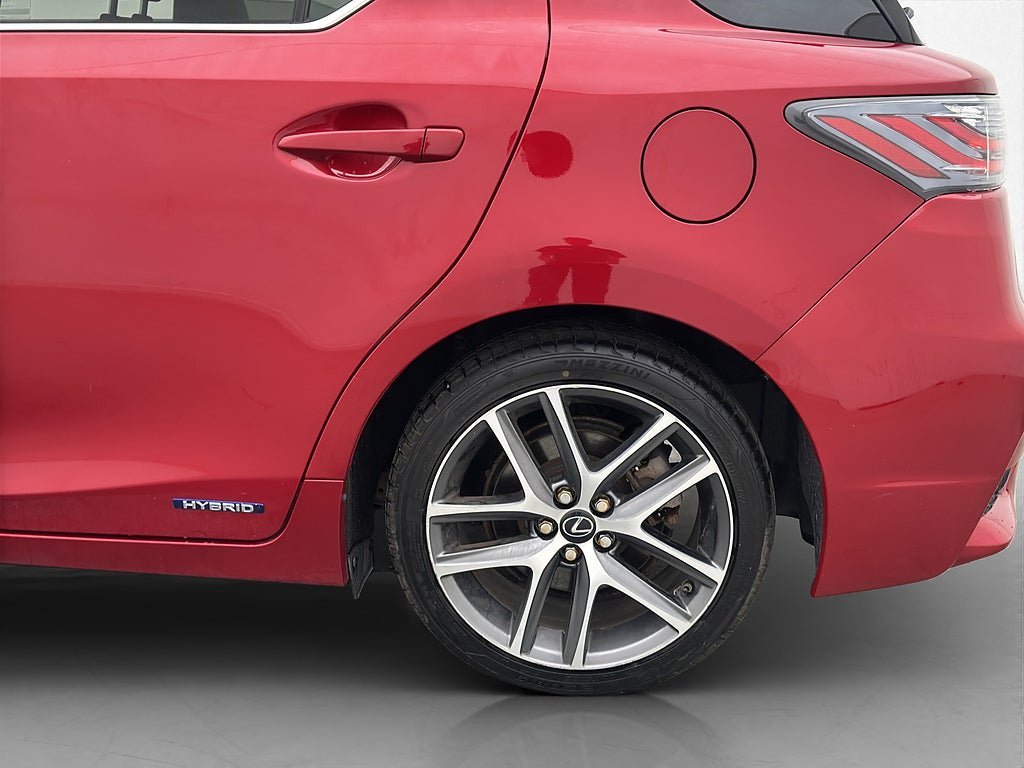 Vehicle Image 30
