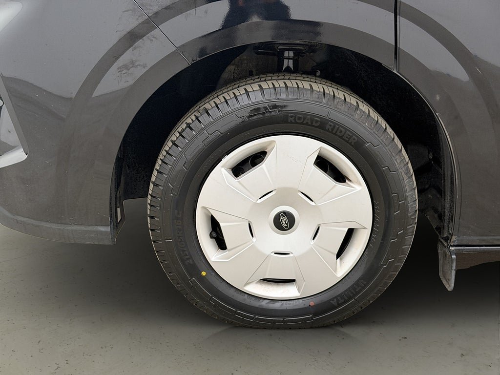 Vehicle Image 33