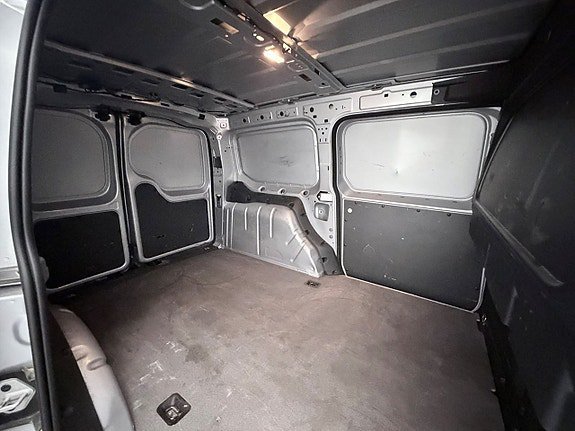 Vehicle Image 26