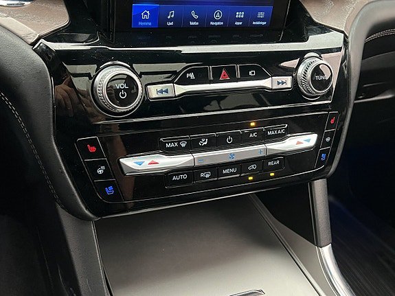 Vehicle Image 26