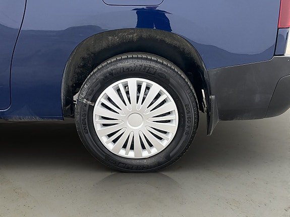 Vehicle Image 33