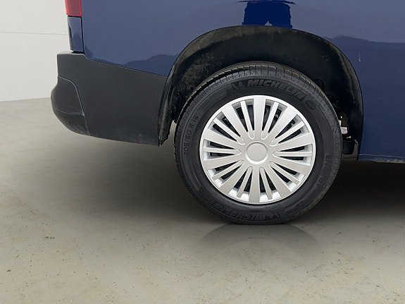 Vehicle Image 34