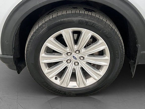 Vehicle Image 38