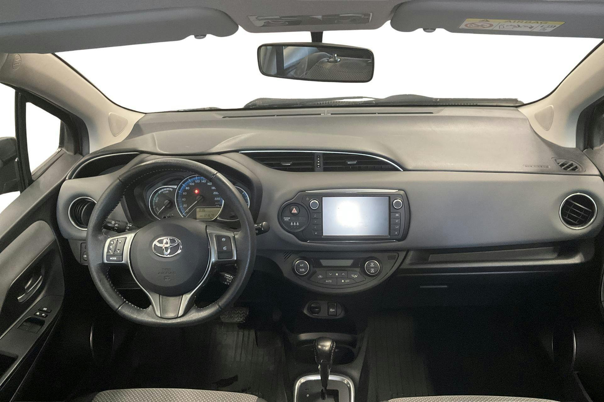Vehicle Image 6