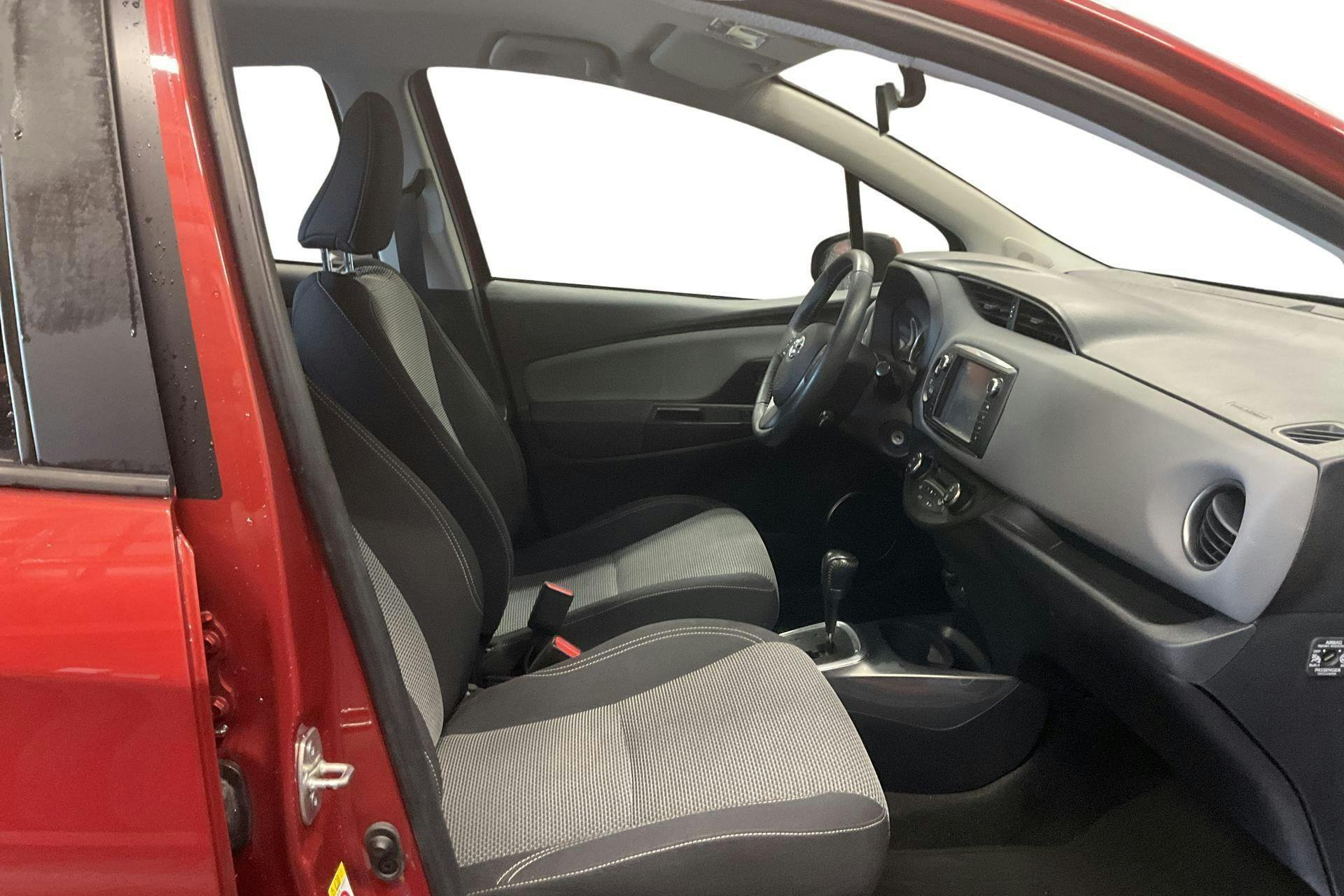 Vehicle Image 7