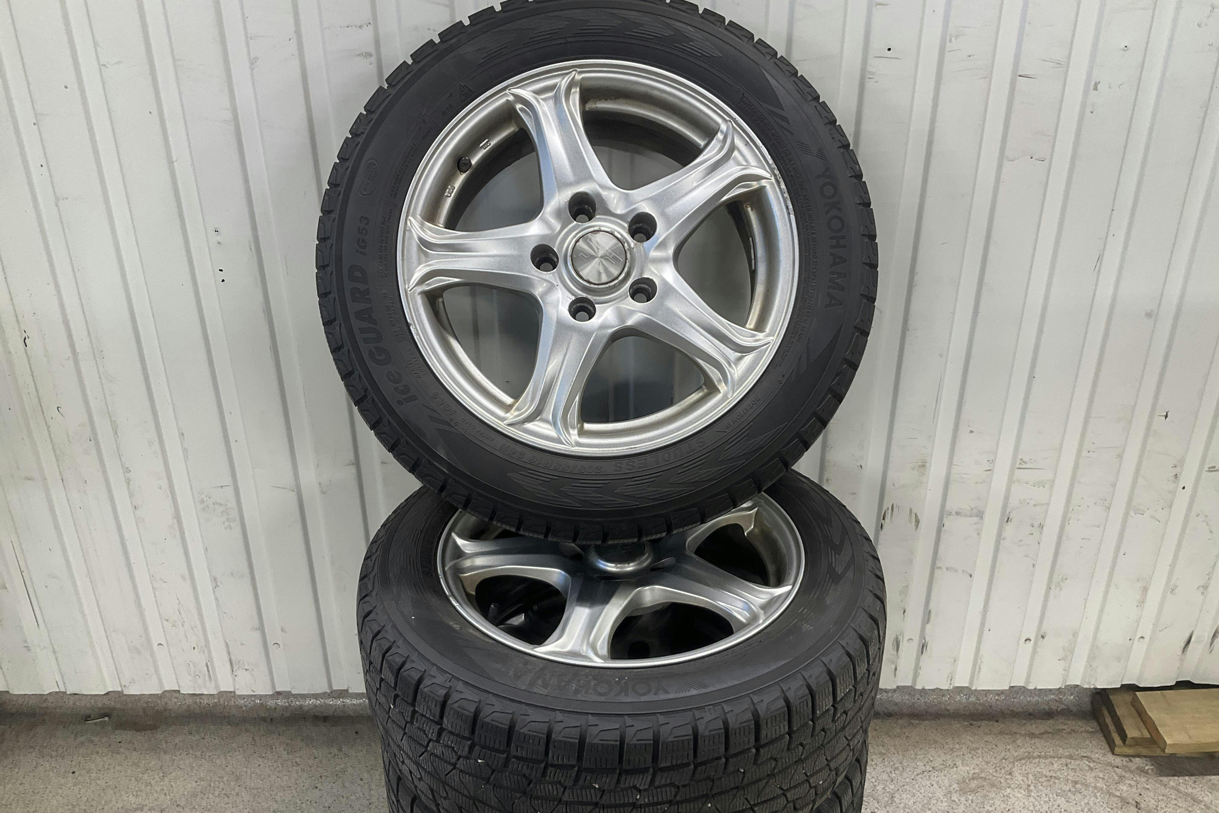 Vehicle Image 12