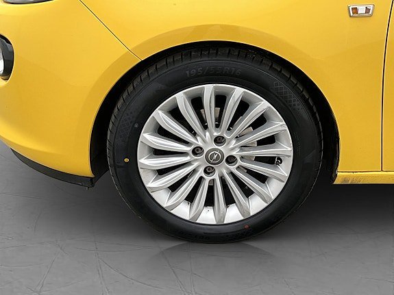 Vehicle Image 21