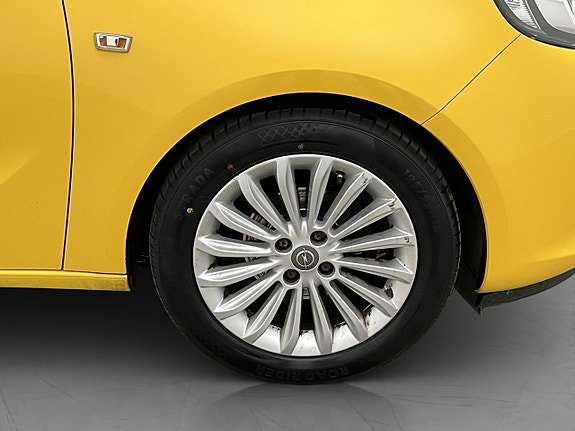 Vehicle Image 24