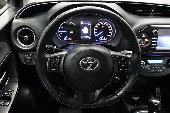 Vehicle Image 17