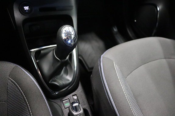 Vehicle Image 24