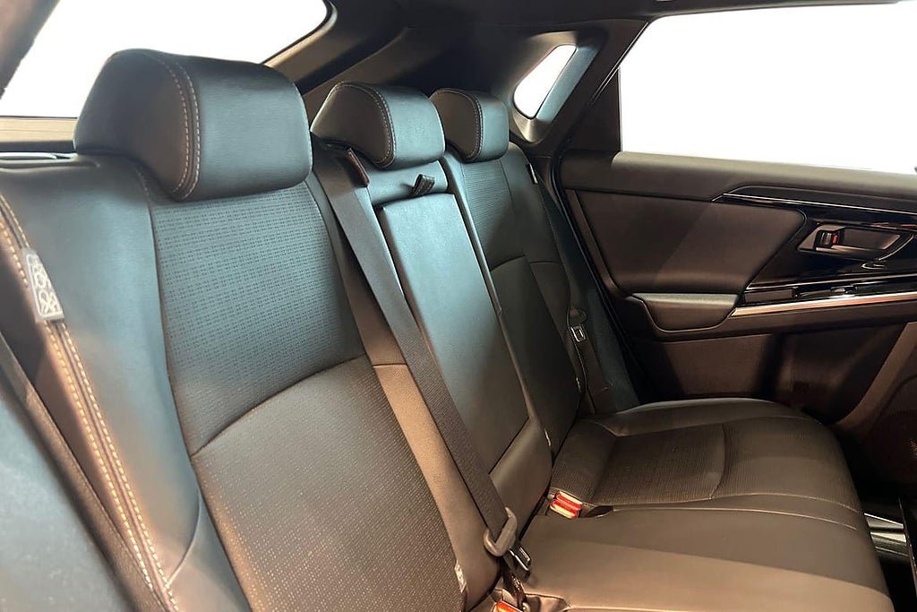 Vehicle Image 9
