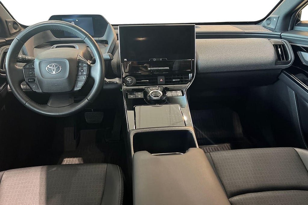 Vehicle Image 10