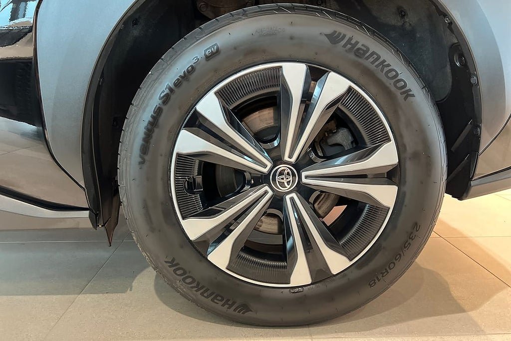 Vehicle Image 17