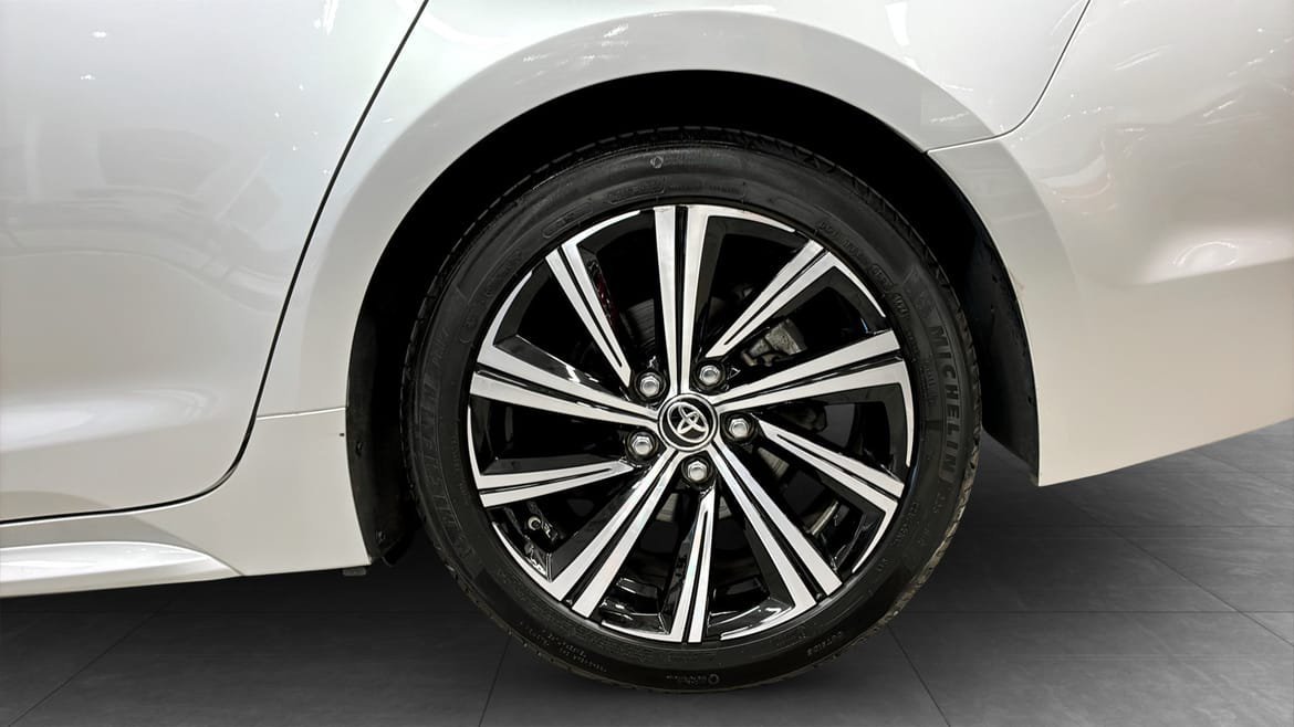 Vehicle Image 6
