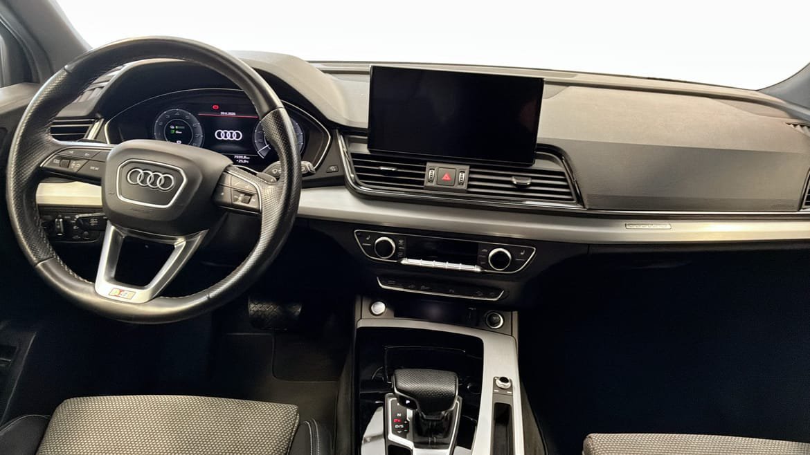Vehicle Image 10