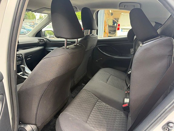 Vehicle Image 9