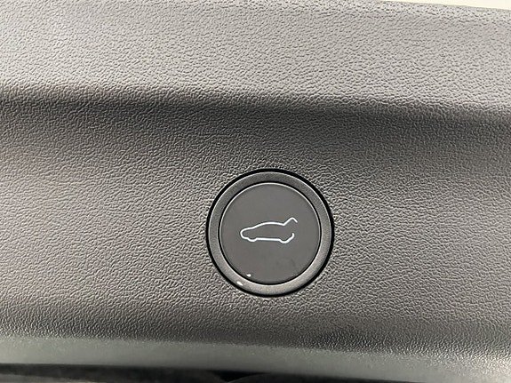 Vehicle Image 29