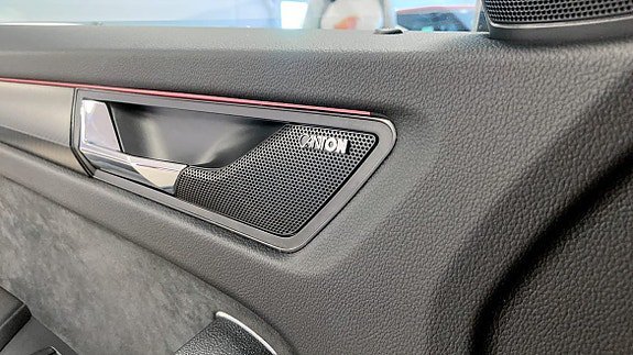 Vehicle Image 17