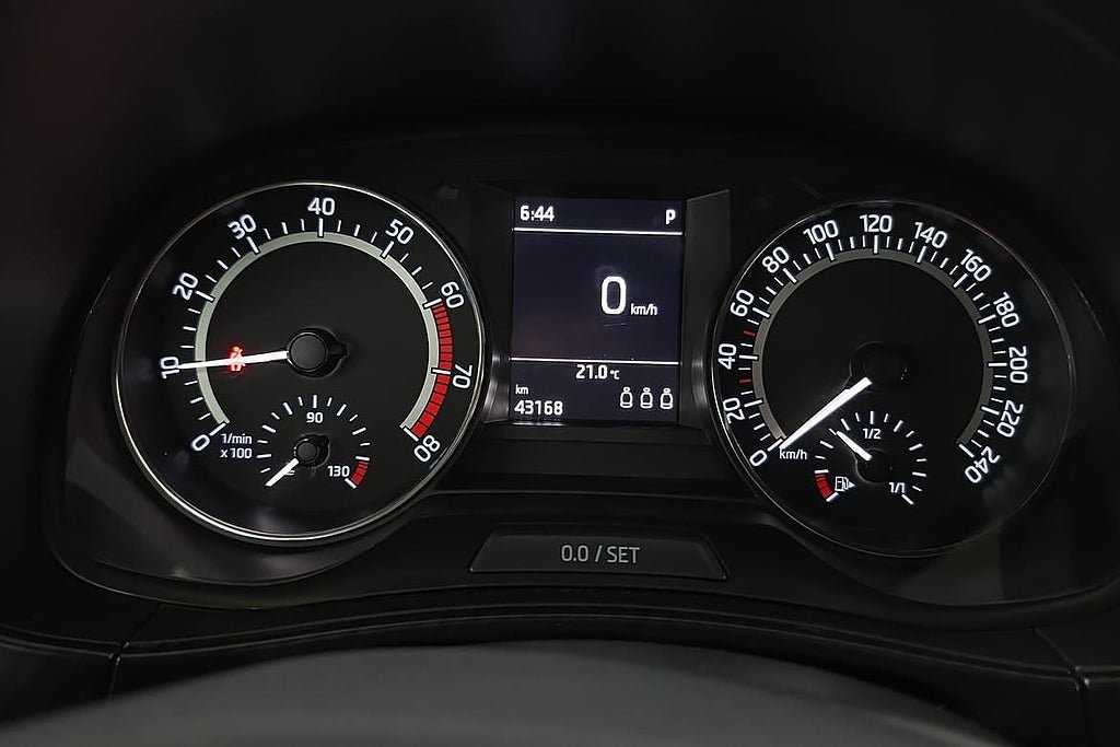 Vehicle Image 16
