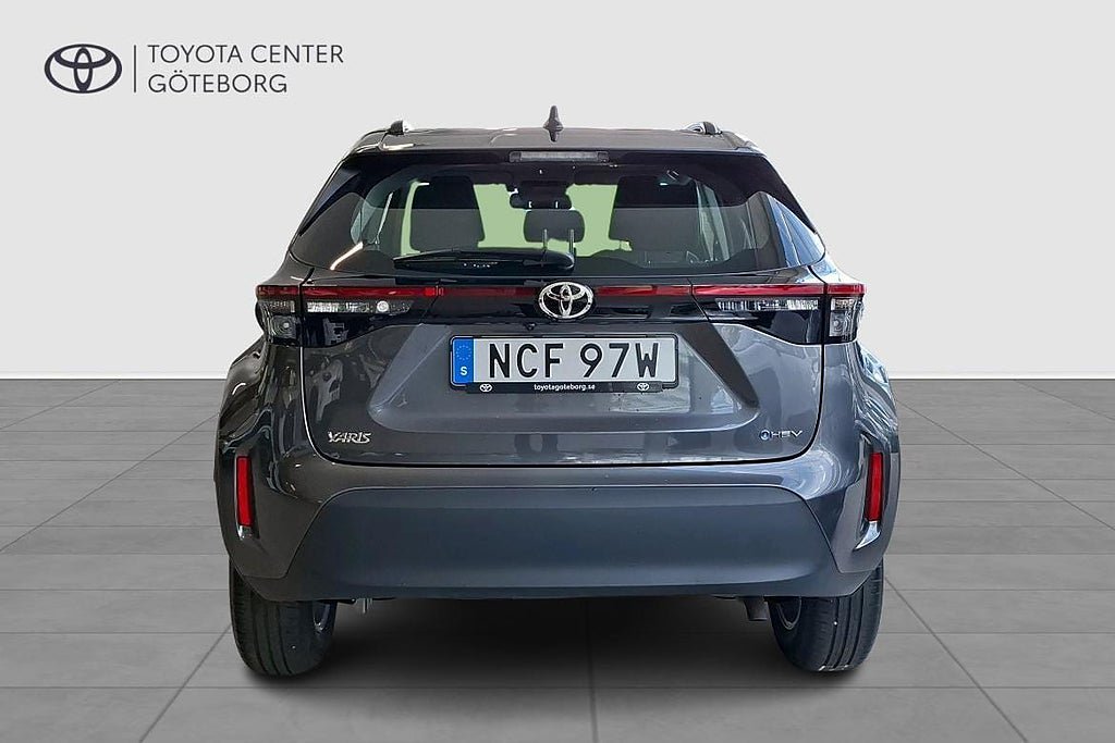 Vehicle Image 6