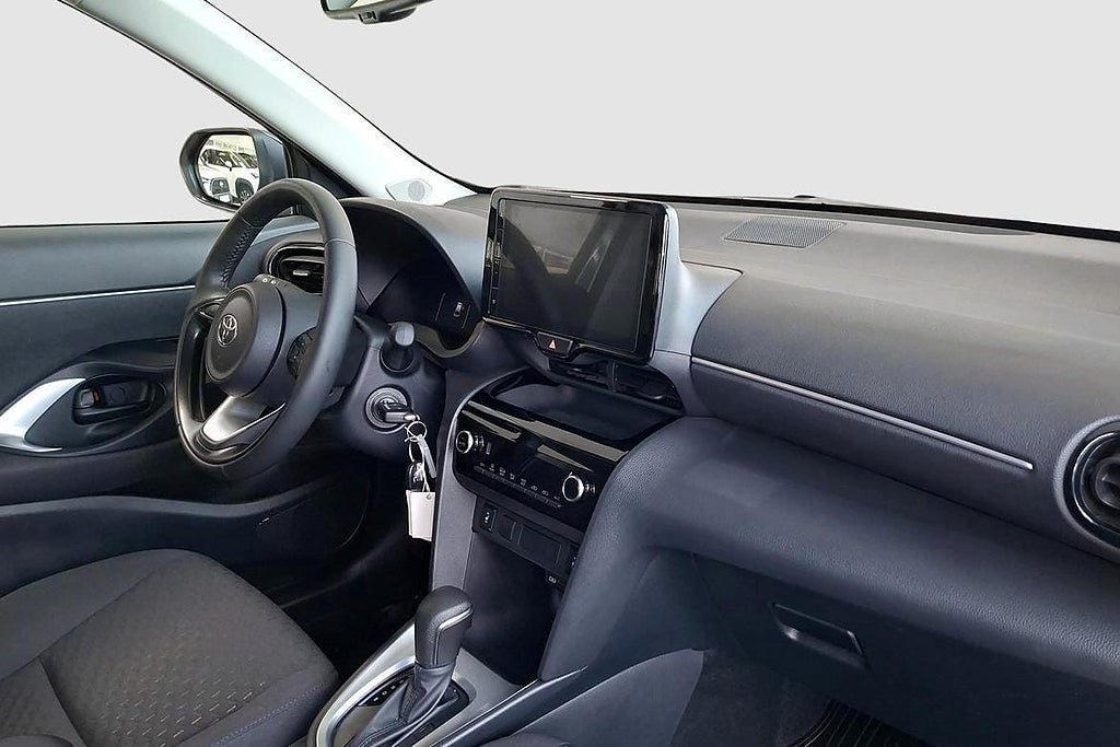 Vehicle Image 8
