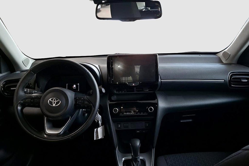 Vehicle Image 10