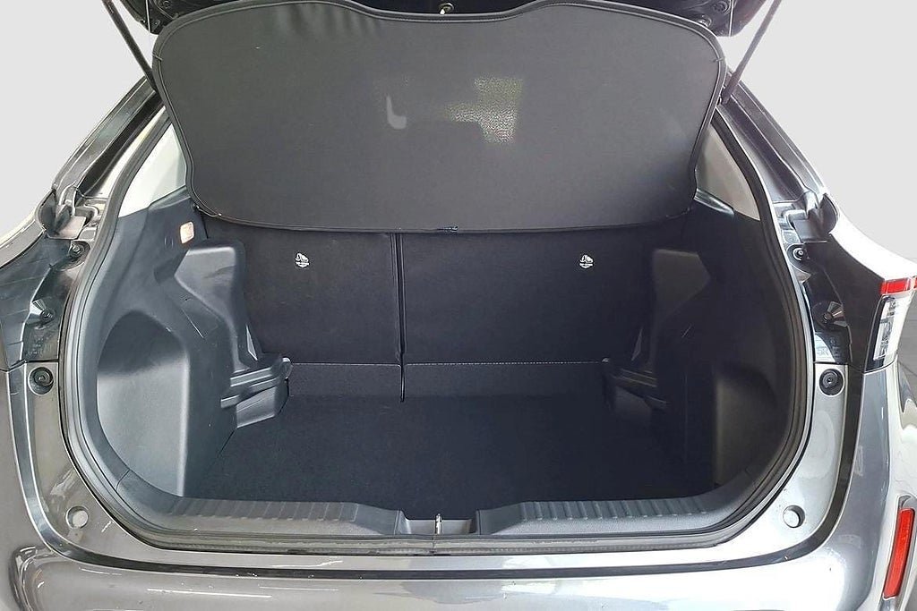 Vehicle Image 12