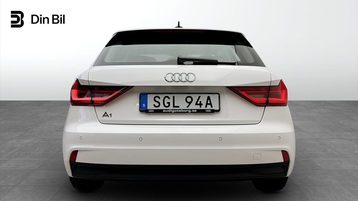 Vehicle Image 5