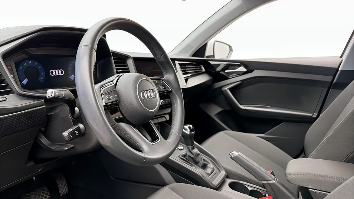 Vehicle Image 7