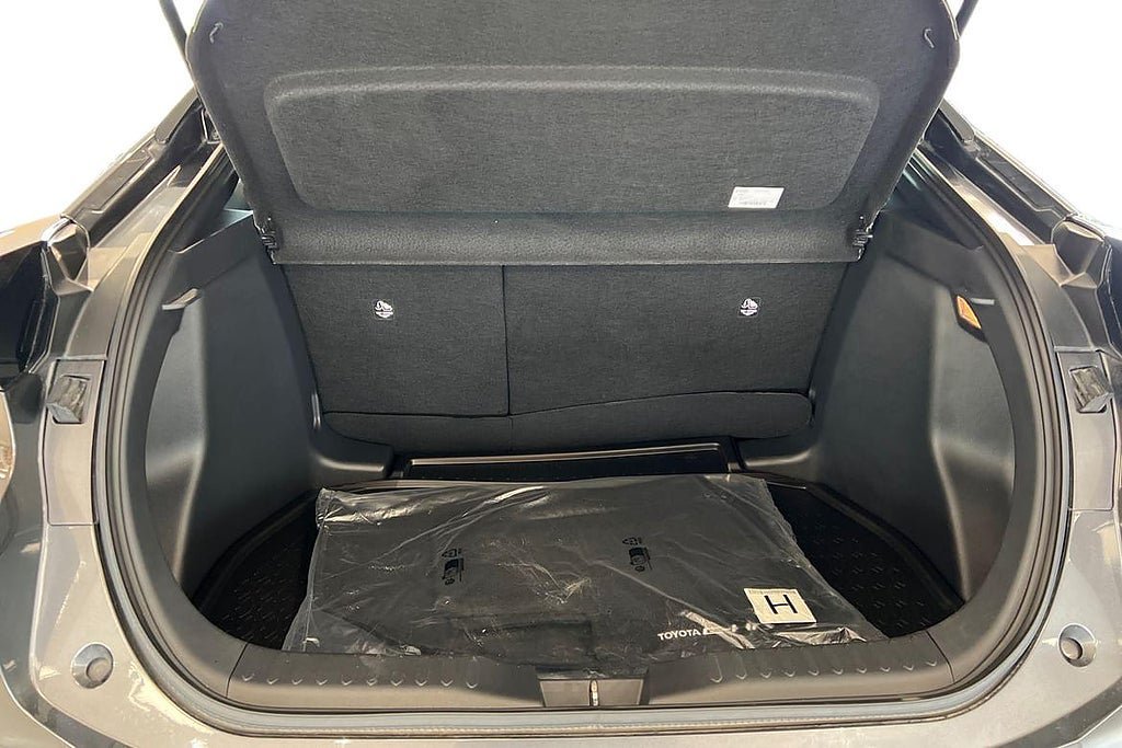 Vehicle Image 12