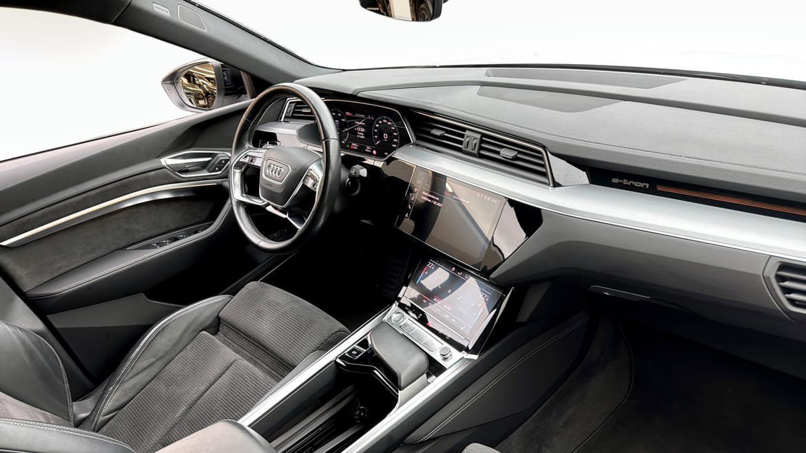 Vehicle Image 11