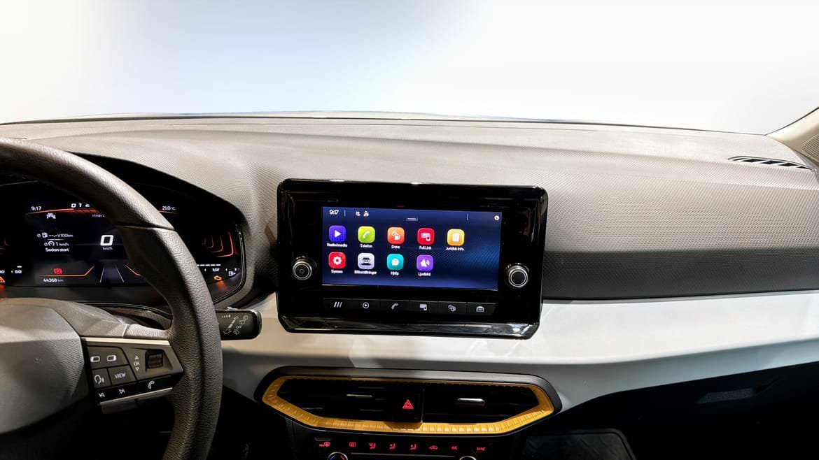 Vehicle Image 9