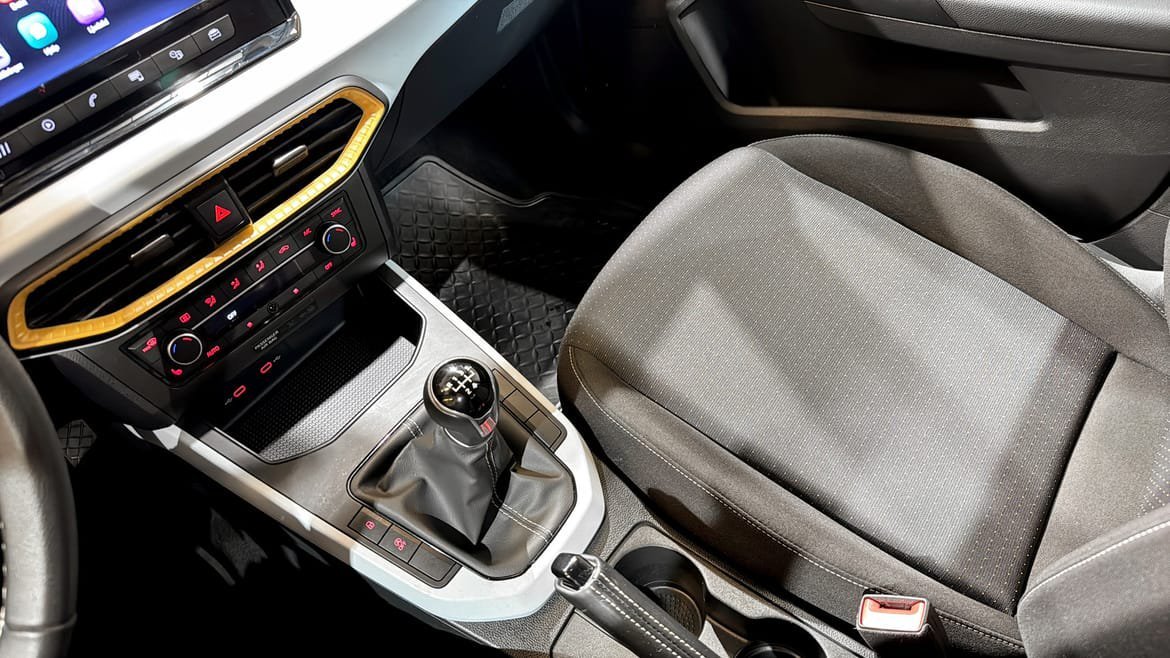 Vehicle Image 15