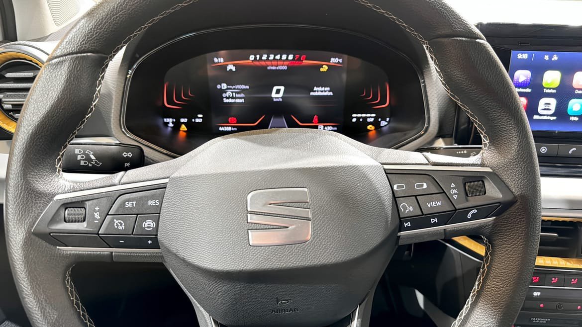 Vehicle Image 16