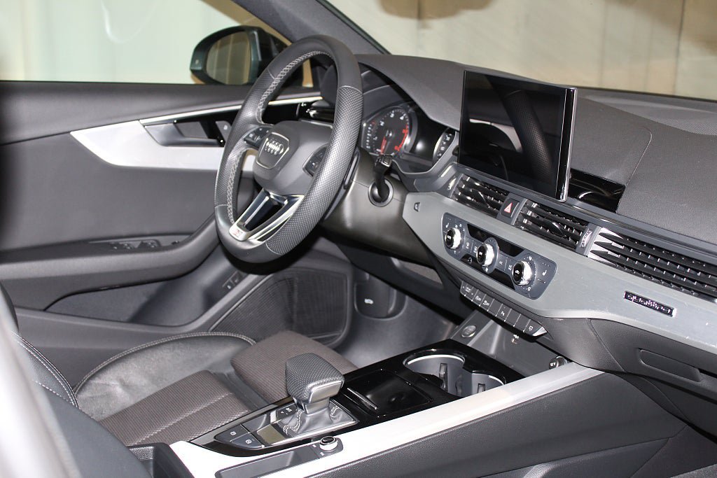 Vehicle Image 18