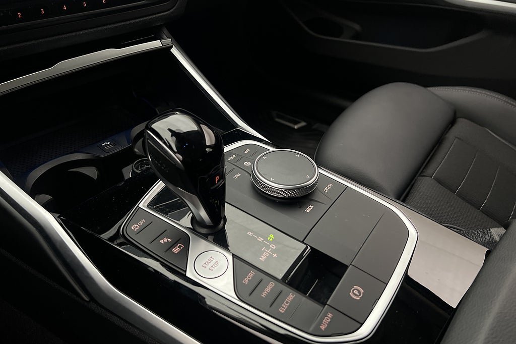 Vehicle Image 24