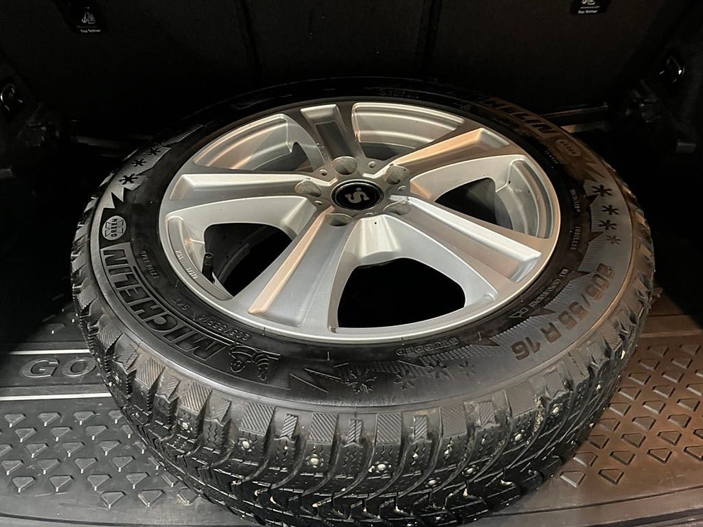 Vehicle Image 18