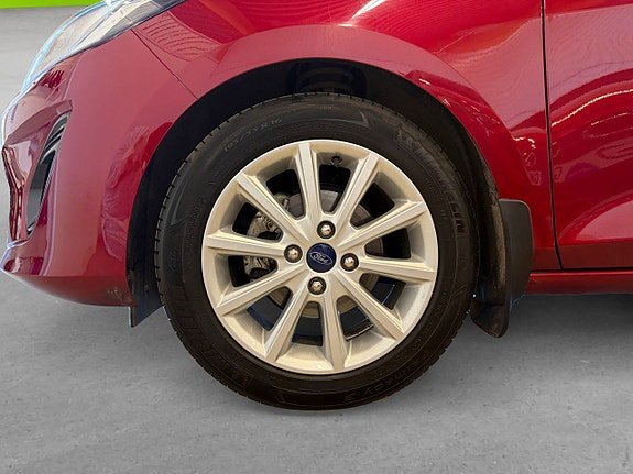 Vehicle Image 8