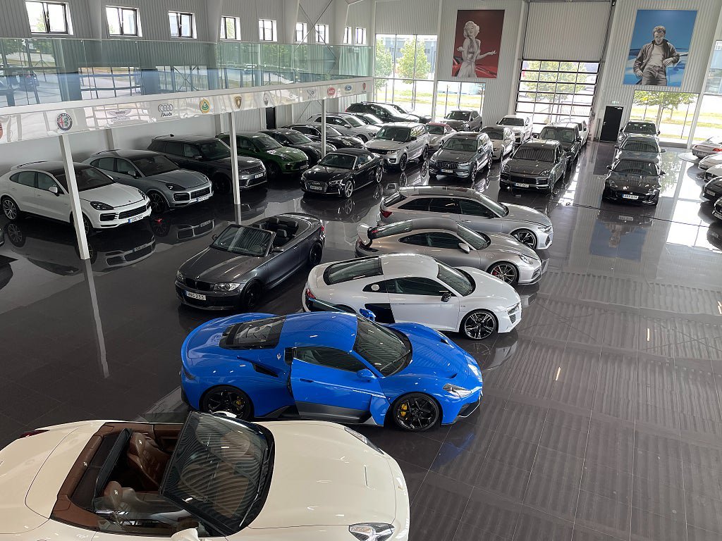 Vehicle Image 8