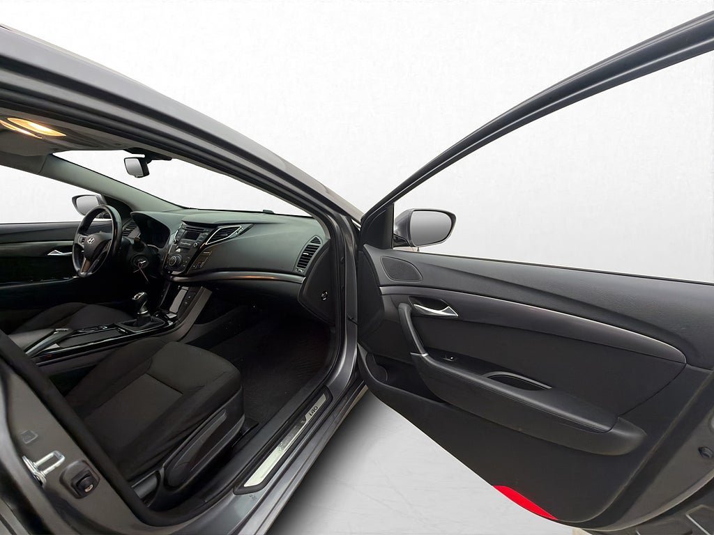 Vehicle Image 14